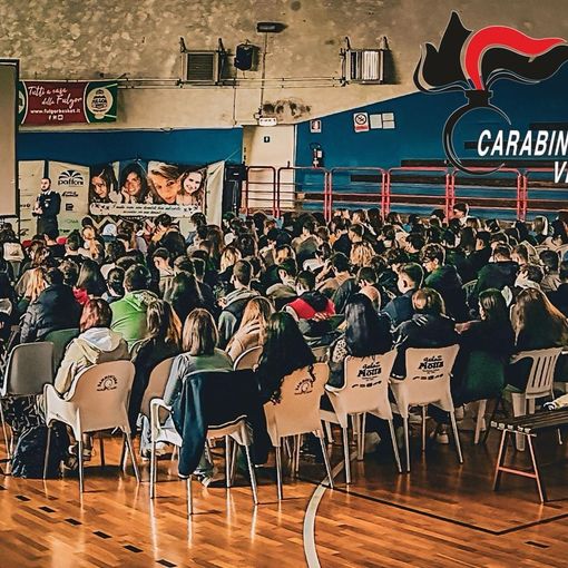 I carabinieri incontrano gli studenti del Dalla Chiesa-Spinelli e del Gobetti