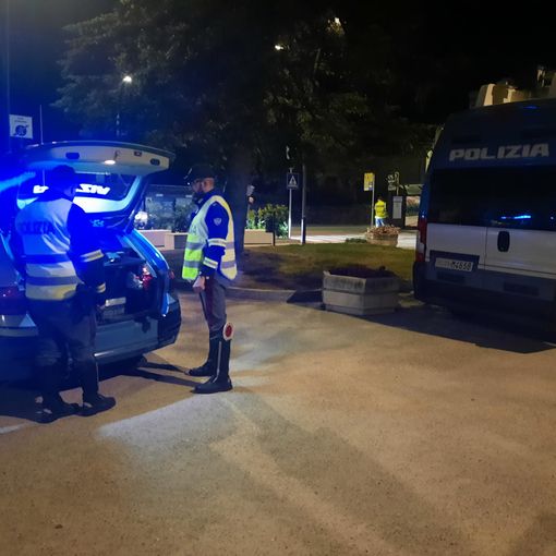 Polizia: nel weekend 500 persone controllate