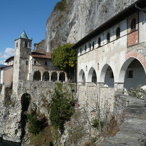 Il convento di Santa Caterina del Sasso è diventato “unisex”