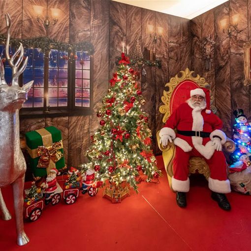Un lungo weekend di magia al Palazzo dei Giochi e alla Grotta di Babbo Natale
