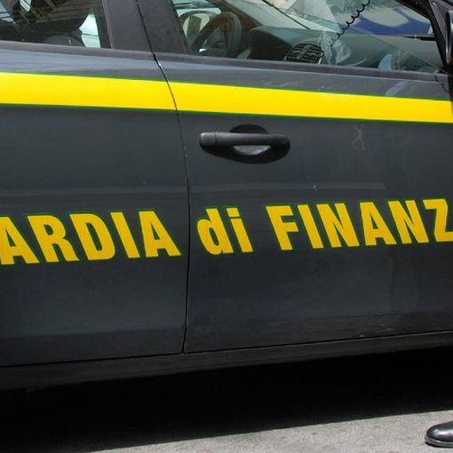 Vendevano online cellulari rigenerati, la Finanza scopre frode da 1,2 milioni di euro VIDEO