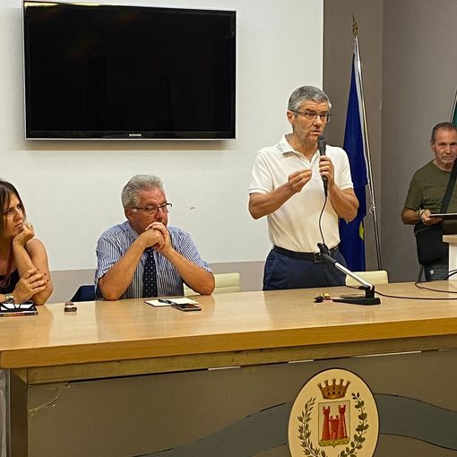 Centro migranti all'ex albergo Sant'Antonio:gli esperti rassicurano i cittadini