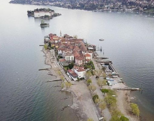 Aumentati i passaggi di raccolta rifiuti alle isole Borromee