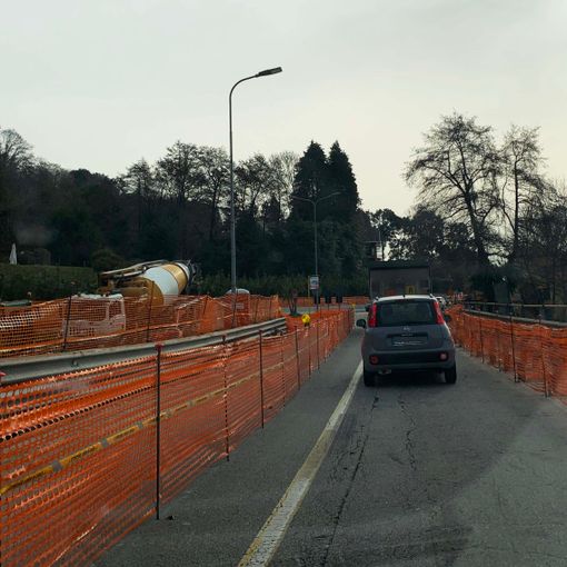 Traffico dirottato a Bieno per permettere di riparare il guasto al cavo tranciato ai Tre Ponti