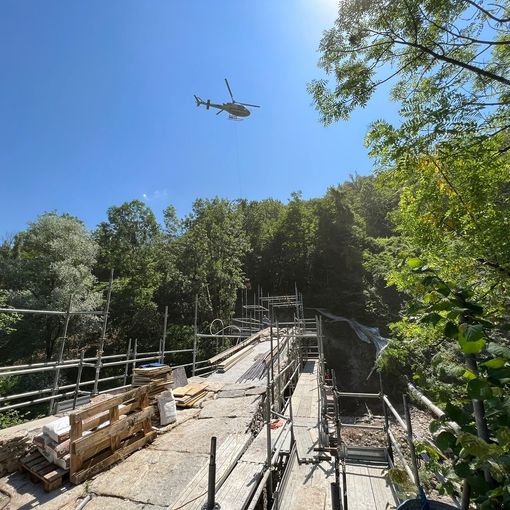 Proseguono i lavori per riportare recuperare il Ponte Antico di Omegna