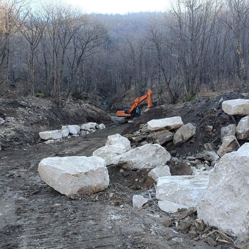 Frane ed esondazioni, iniziati i lavori per la messa in sicurezza del rio Valguerra