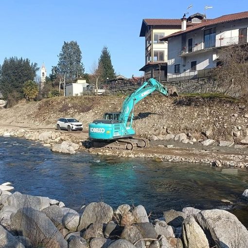 Torrente Strona, proseguono i lavori per la messa in sicurezza degli argini FOTO