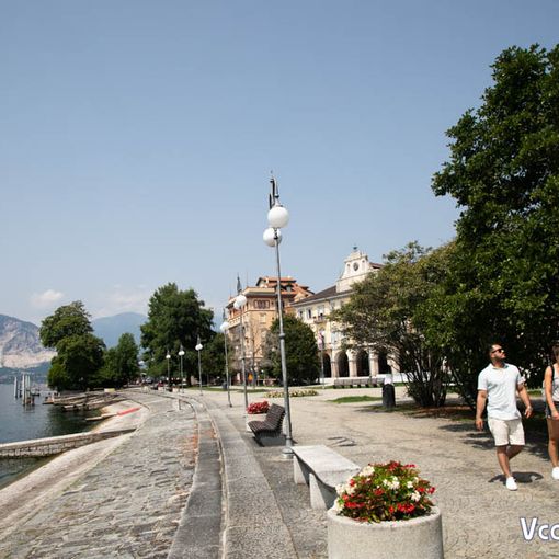 Enel sollecitata alla pulizia dei lampioni sui lungolago della città di Verbania