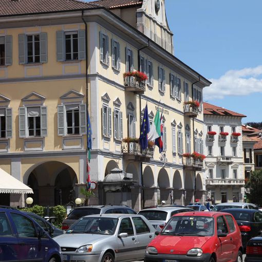 Verbania, nuovi punti luce per delimitare la pista ciclo pedonale di via Vittorio Veneto
