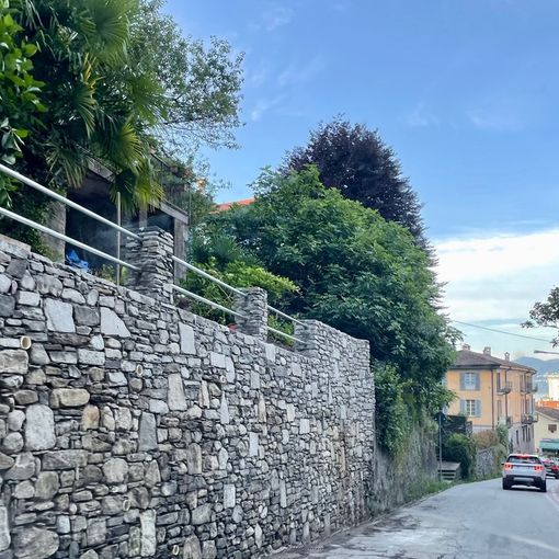 Via Intra-Premeno, rifatto il muraglione che era crollato
