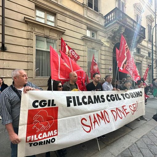 Visite mediche, la rivolta dei lavoratori del call center: “Le lunghe attese non sono colpa nostra”
