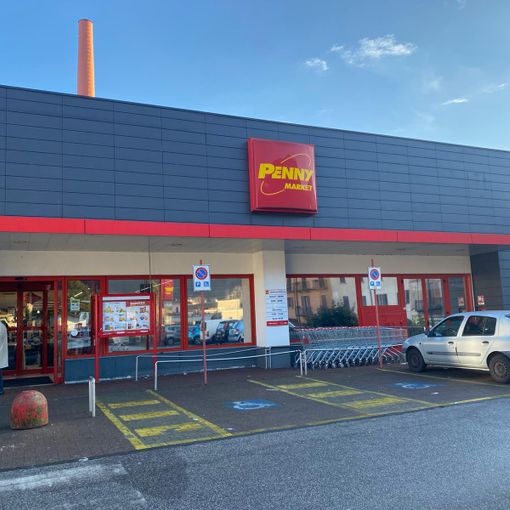 Anche il supermercato Penny nel mirino dei vandali a Omegna