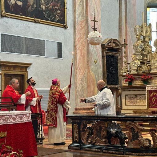 Presentato al vescovo Brambilla il restauro del presbiterio della collegiata di Cannobio