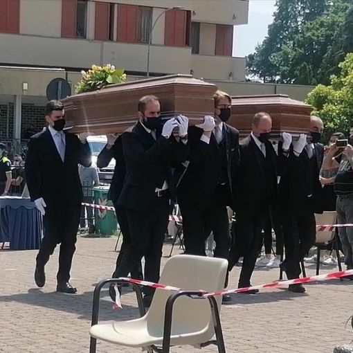 A Varese il funerale di Alessandro Merlo e Silvia Malnati