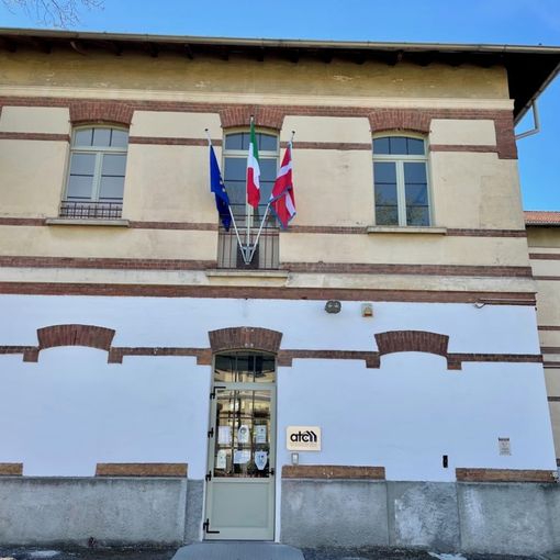 Atc Piemonte Nord: sostituite le vecchie bandiere davanti alle sedi dell’ente