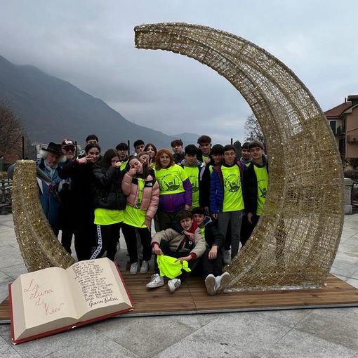 Gli studenti del Dalla Chiesa Spinelli con Conser Vco per pulire la città FOTO