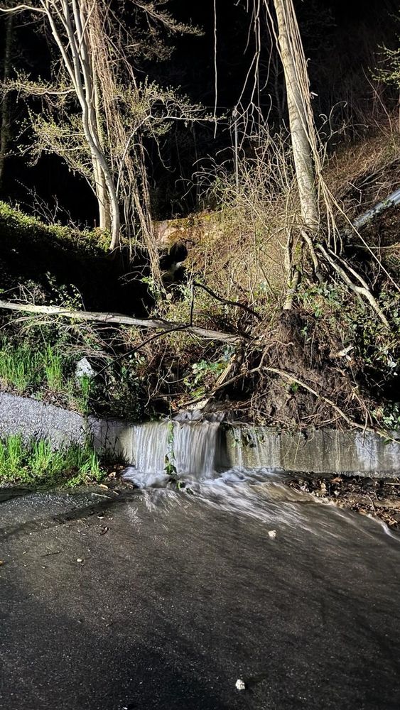 Piccola frana a Sasso Gambello Piccola frana a Sasso Gambello