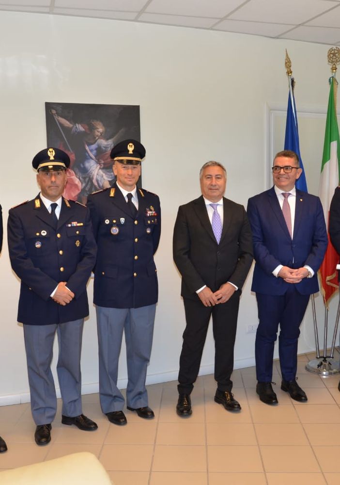 Festa di San Michele, la polizia consegna i riconoscimenti agli agenti del Vco