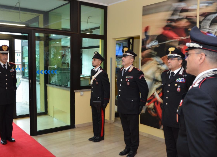 Il comandante interregionale dei carabinieri Riccardo Galletta in visita al comando provinciale di Verbania