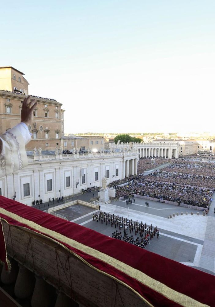 Il messaggio del vescovo Franco Giulio alla diocesi: “Preghiamo per Papa''