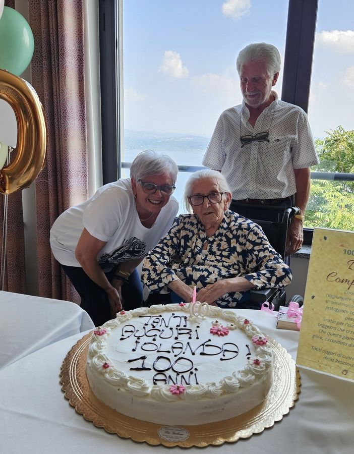 Belgirate, Iolanda Bertone festeggia i 100 anni
