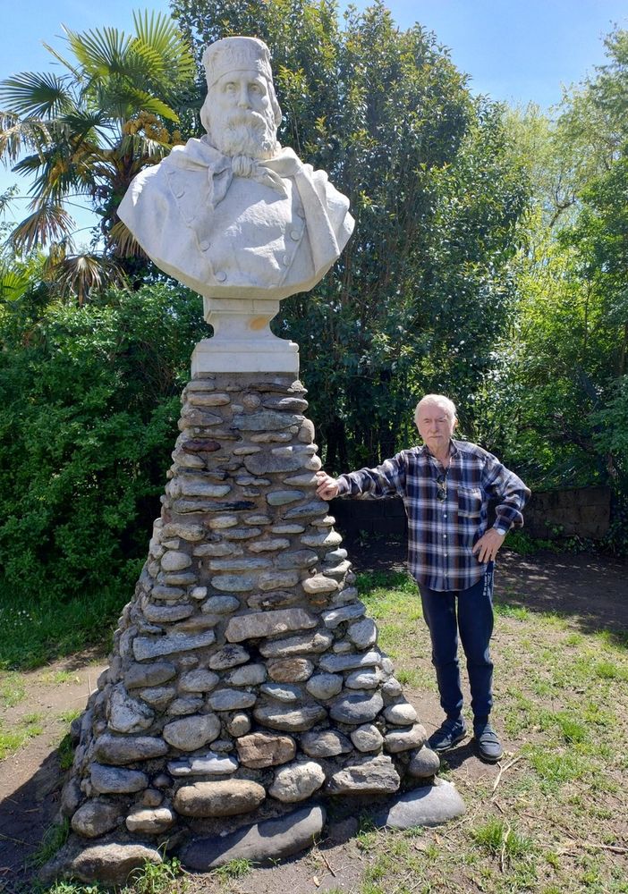 Completato il restauro dei busto di Garibaldi nel parco giochi di Trobaso