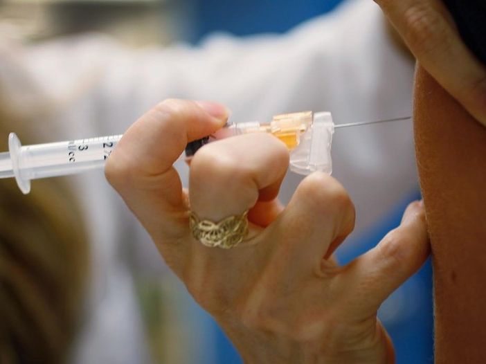 Covid, i medici piemontesi: &quot;Somministrazioni in farmacia dei vaccini solo in presenza di un medico&quot;