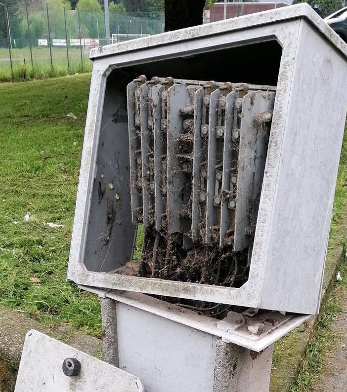 Atti vandalici a Cireggio: danneggiata una centralina dell'energia elettrica