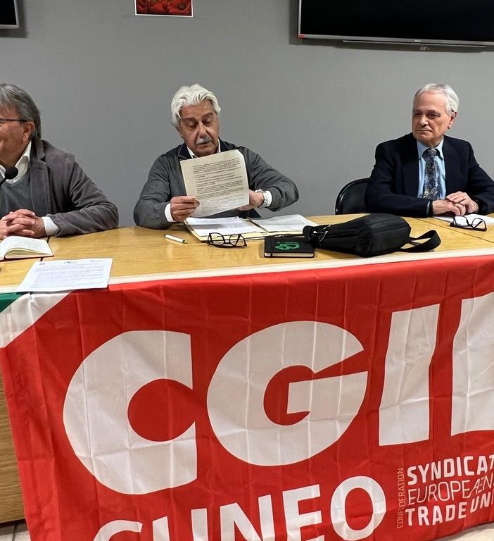 Emergenza abitativa, i sindacati contro la Regione: &quot;Meno sagre e più edilizia popolare&quot;