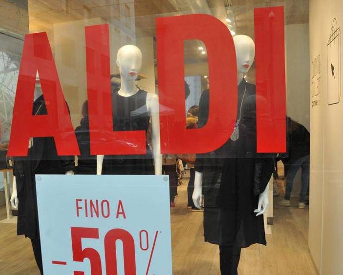 Conto alla rovescia per i saldi invernali