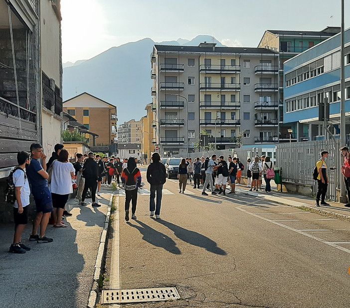 Stamattina tornano in classe 505mila piemontesi: sono 8mila meno di un anno fa