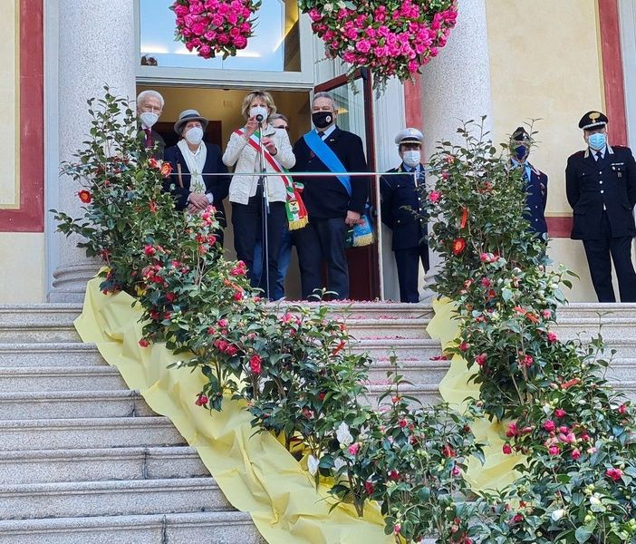 Navetta circolare gratuita per la Mostra della Camelia