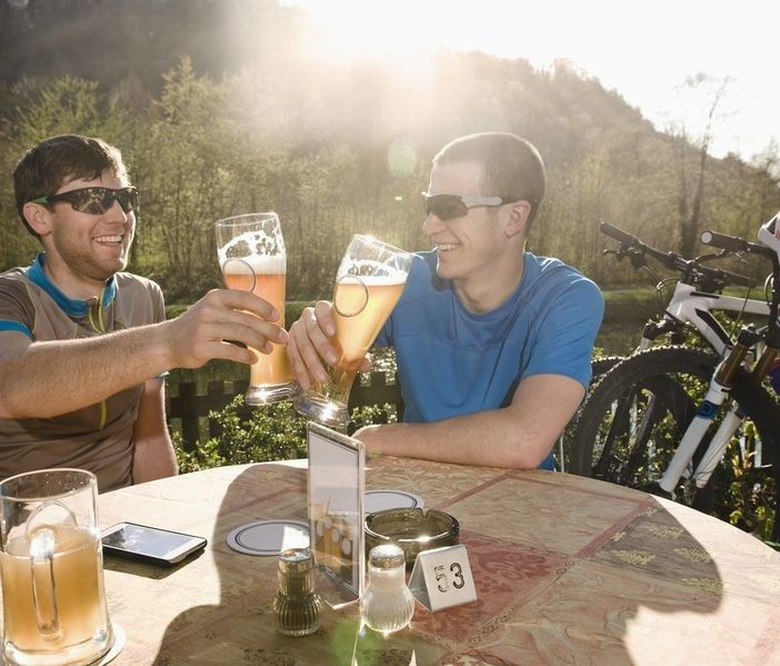 Svizzera, ogni anno 21mila infortuni in bici: 1.365 sono riconducibili all’alcol