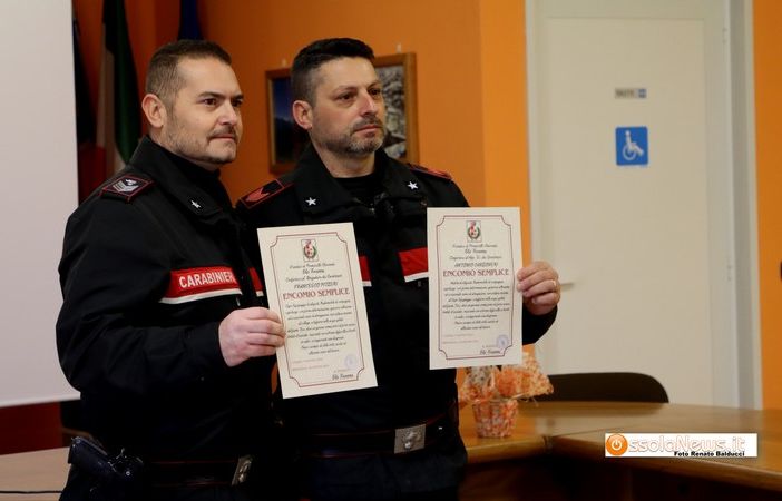 Premiati i due carabinieri che salvarono un giovane dalle acque del fiume Toce    FOTO