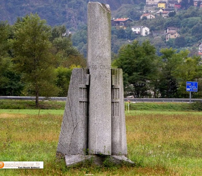 Il cippo in regione Siberia a Domodossola a ricordo dell'impresa di Chavez