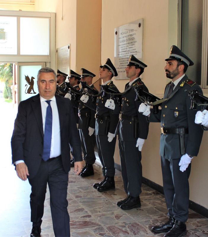 Il Prefetto Formiglio in visita al comando provinciale della Guardia di Finanza