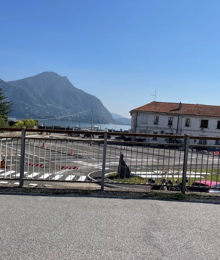 Completati a Intra i parcheggi a lago che hanno preso il posto dell’ex parco giochi
