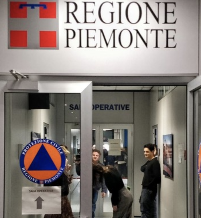 Covid, allarme terze dosi rinviate. Cirio: &quot;Chi non le fa non è al sicuro. L'emergenza non finisce per decreto&quot;