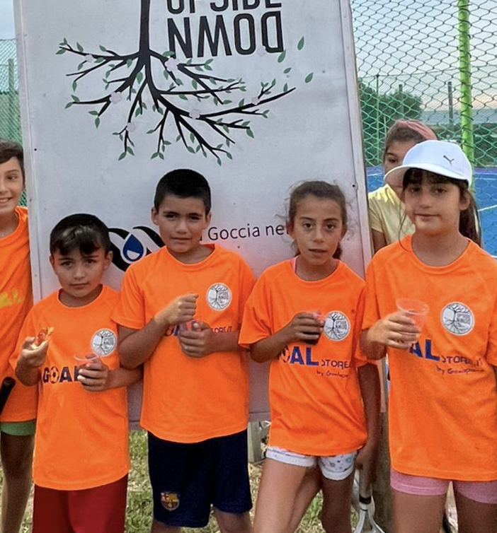 Tennis per i bambini poveri di Montevideo, don Angelo Nigro: “Per il campo costruiremo anche bagni e docce”
