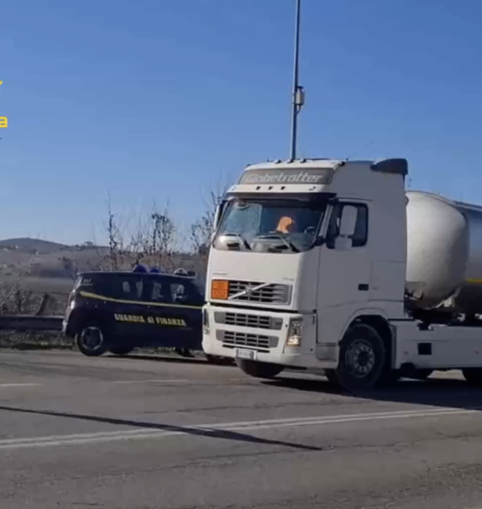 Operazione &quot;Fuel Family&quot;, scoperta una frode dell'Iva da 300 milioni di euro. video