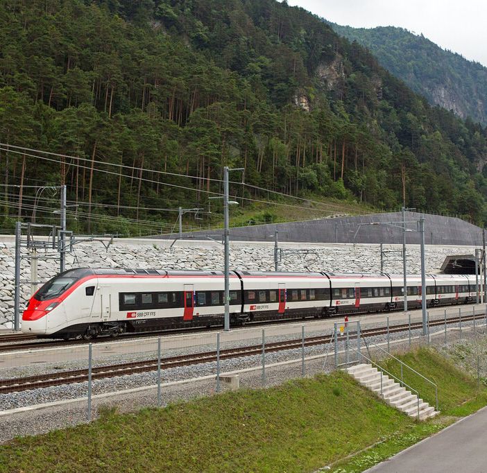 Sull'asse del Gottardo crescono passeggeri e merci trasportate