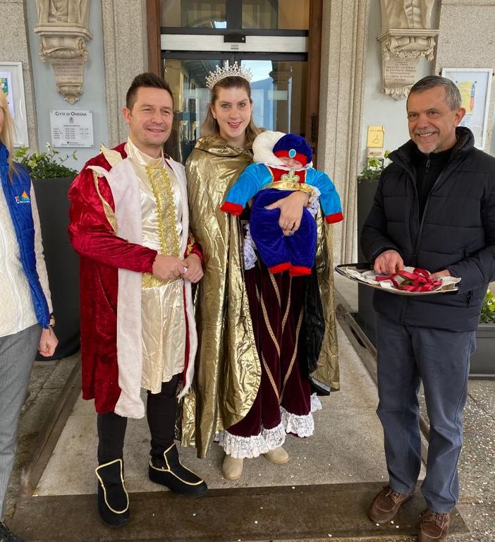 Al via il Carnevale, la famiglia reale omegnese quest'anno è più numerosa FOTO