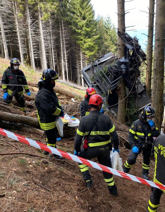 In corso l'identificazione delle 13 vittime, si tratterebbe di turisti stranieri FOTO E VIDEO