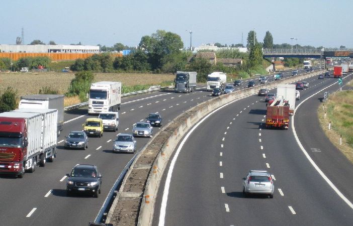 Gli italiani al volante si autopromuovono, la colpa è sempre degli altri