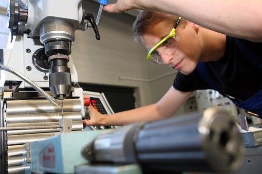 Le aziende piemontesi puntano ad assumere 38 mila persone: introvabili montatori, operai specializzati e fabbri