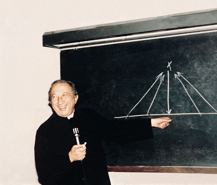Inizia il processo di beatificazione di monsignor Luigi Giussani: si potrà seguire anche dal Vco