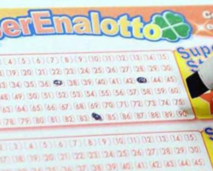 Superenalotto, vinti 33mila euro a Intra