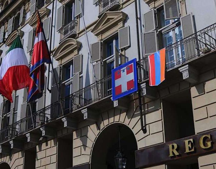 “Mentre in Piemonte parte la terza fase vaccinale Icardi strizza l'occhio ad ambienti no vax”