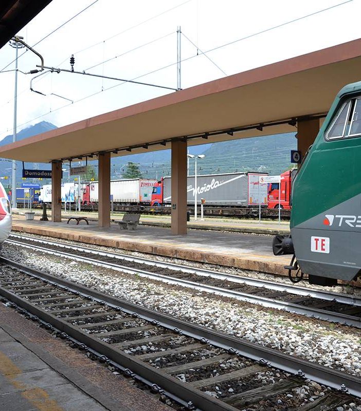 Treni da e per Milano, corse sospese e modifiche alla circolazione