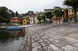 Bancarelle sul lago a Mergozzo